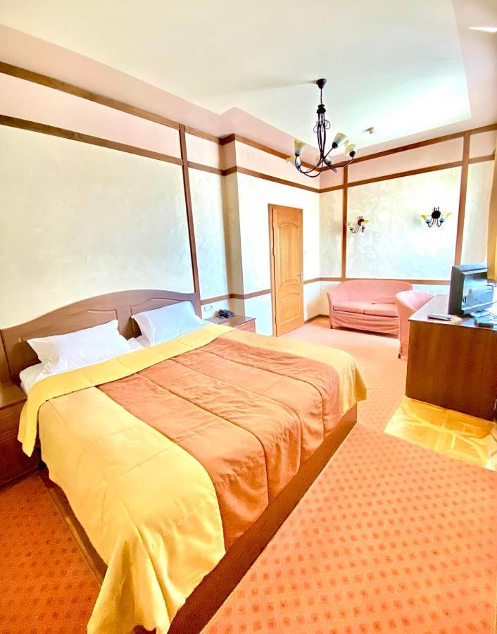 Hotel Complex Bahus Uzhhorod Luaran gambar